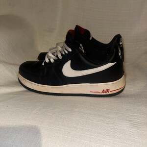 Nike Air Force 1 Low Black/White-Red Size 10 (488298-027)